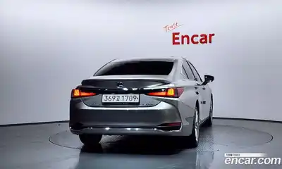 Lexus ES 2021 2.5 Автомат в Москве № 499699, миниатюра 4