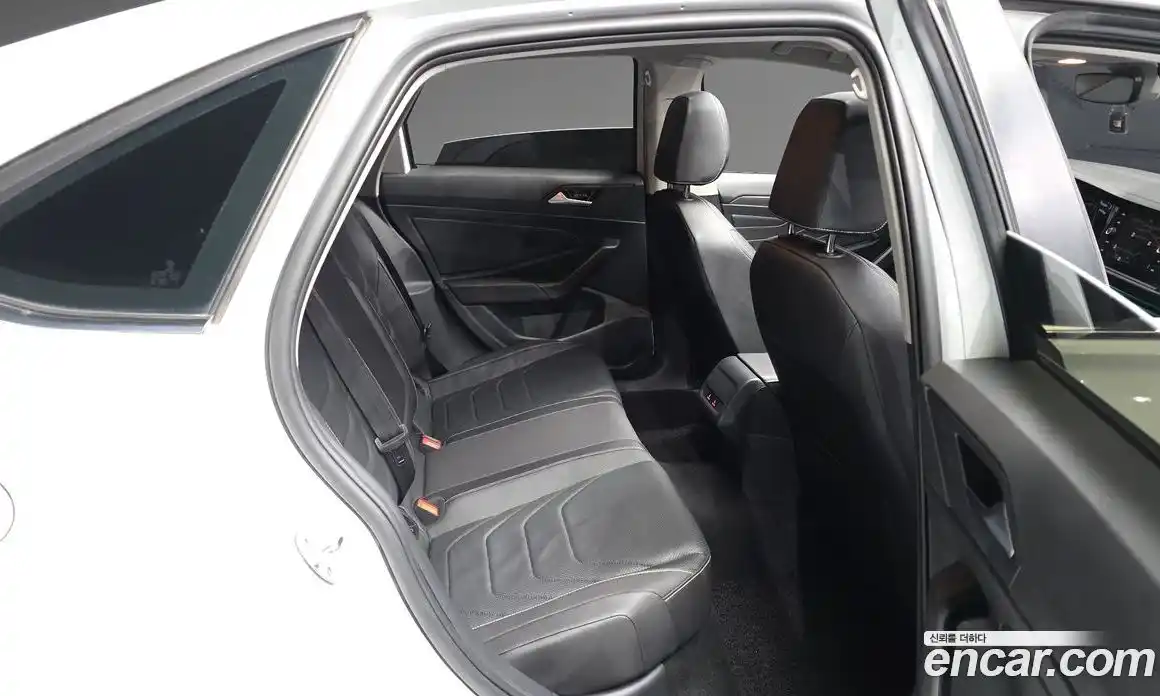 Volkswagen Jetta 2023 1.5 Автомат в Москве № 499935, фото 12