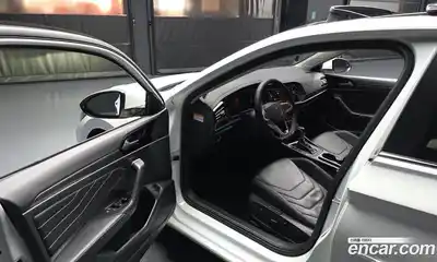 Volkswagen Jetta 2023 1.5 Автомат в Москве № 499935, миниатюра 10