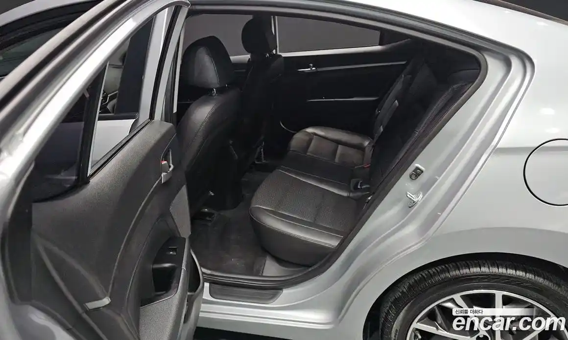 Hyundai Avante 2020 1.6 Автомат в Москве № 517685, фото 13