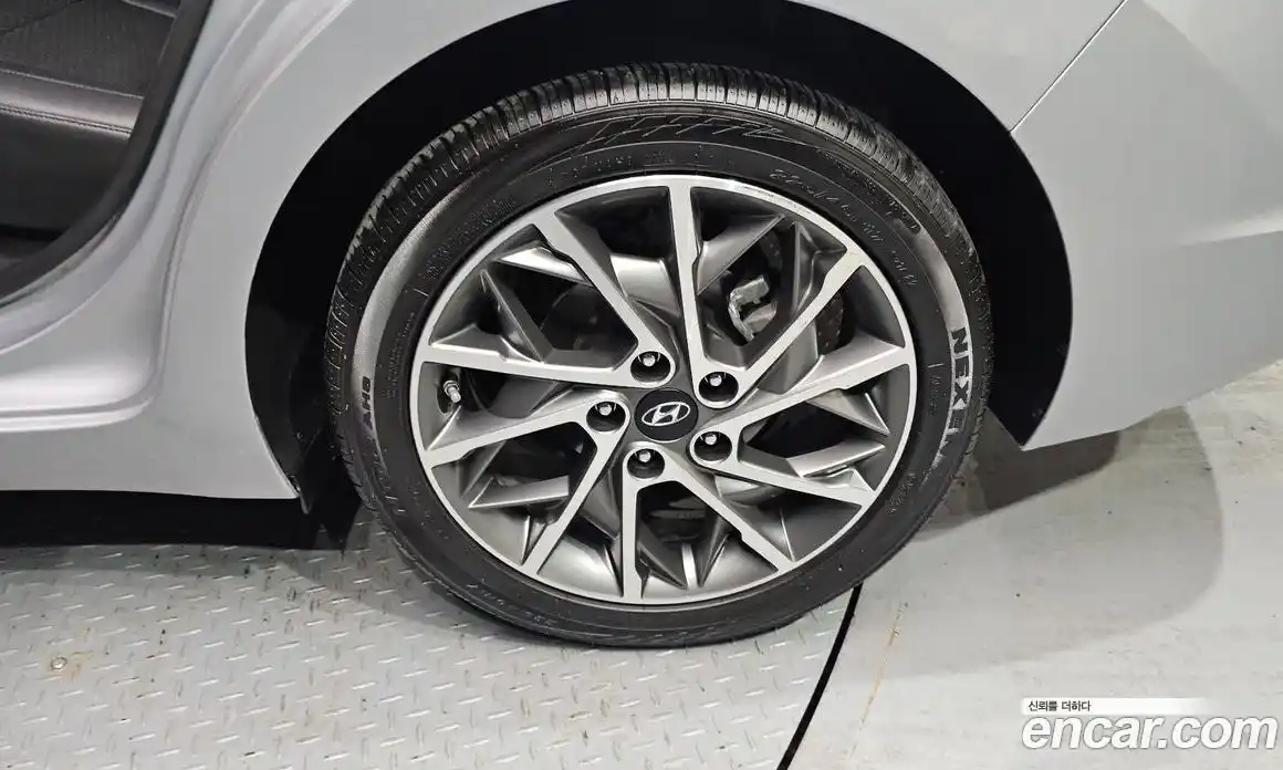 Hyundai Avante 2020 1.6 Автомат в Москве № 517685, фото 5