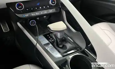 Hyundai Avante 2023 1.6 Автомат в Москве № 517887, миниатюра 9