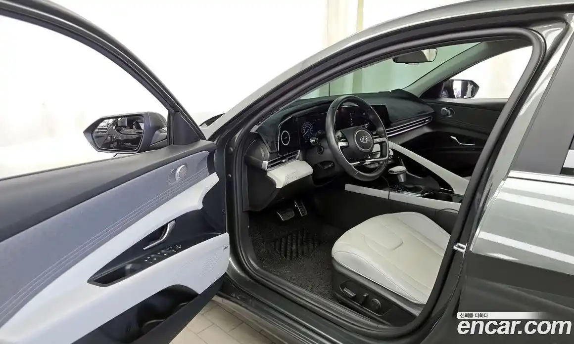 Hyundai Avante 2023 1.6 Автомат в Москве № 517887, фото 10