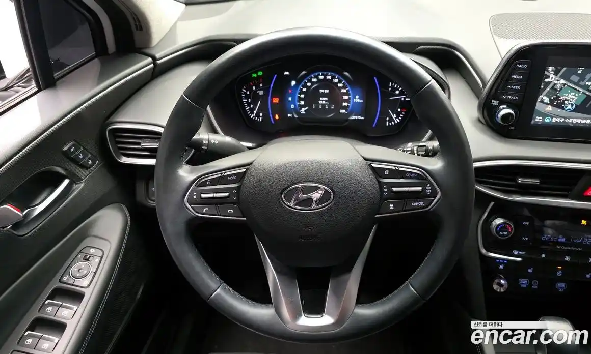 Hyundai Santa Fe 2020 2.2 Автомат в Москве № 518757, фото 13