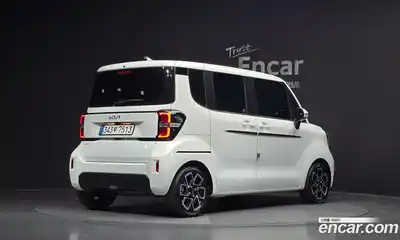 Kia Ray 2023 1.0 Автомат в Москве № 519767, миниатюра 2