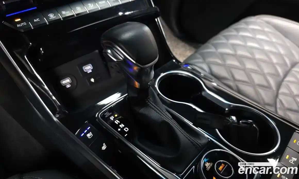 Kia Mohave 2022 3.0 Автомат в Москве № 520058, фото 9