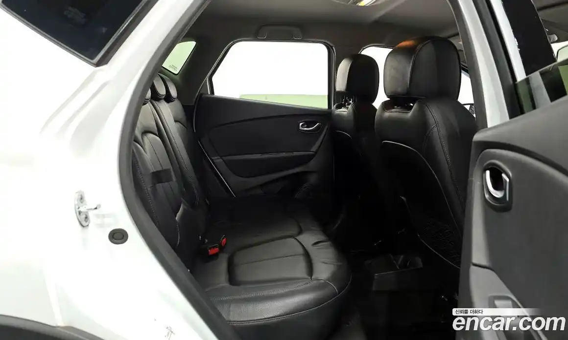 Renault QM3 2019 1.5 Автомат в Москве № 521520, фото 12