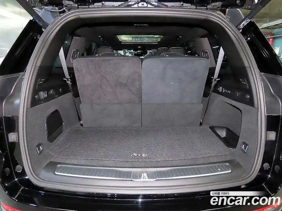 Jeep Cherokee 2023 3.6 Автомат в Москве № 522428, фото 16