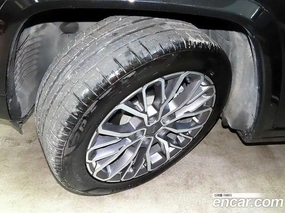 Jeep Cherokee 2023 3.6 Автомат в Москве № 522428, фото 20