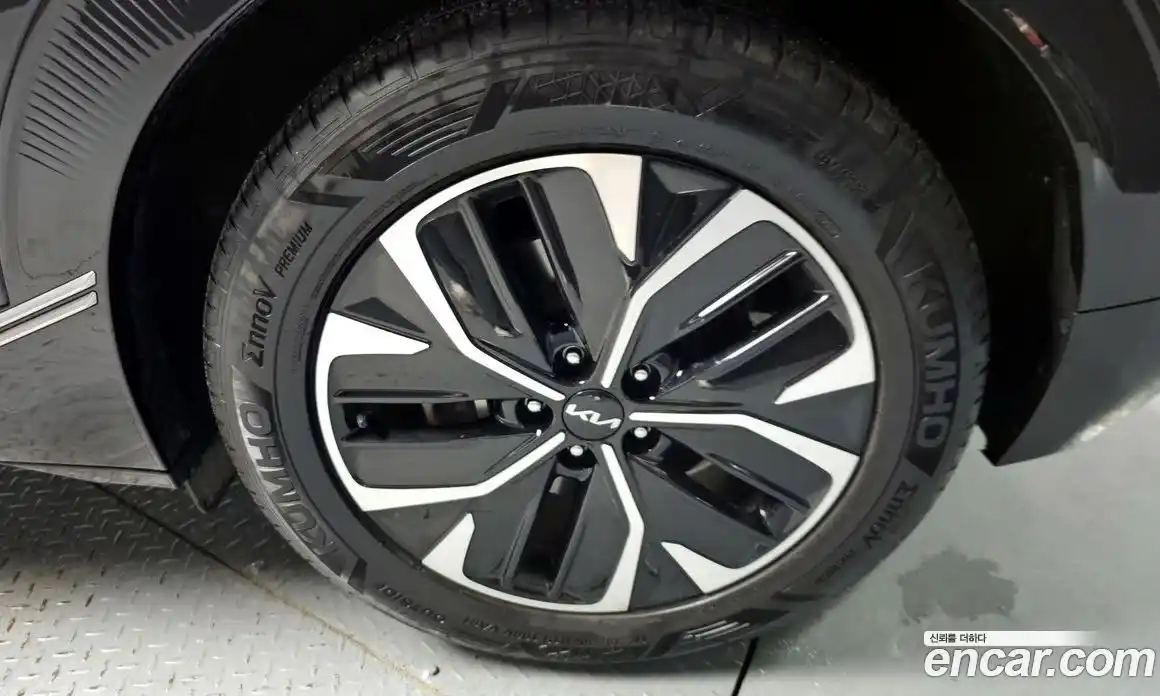 Kia EV6 2022 0.1 Автомат в Москве № 522775, фото 5