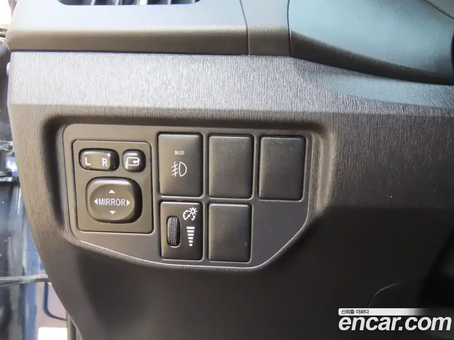 Toyota Prius 2015 1.8 Автомат в Москве № 525611, фото 14