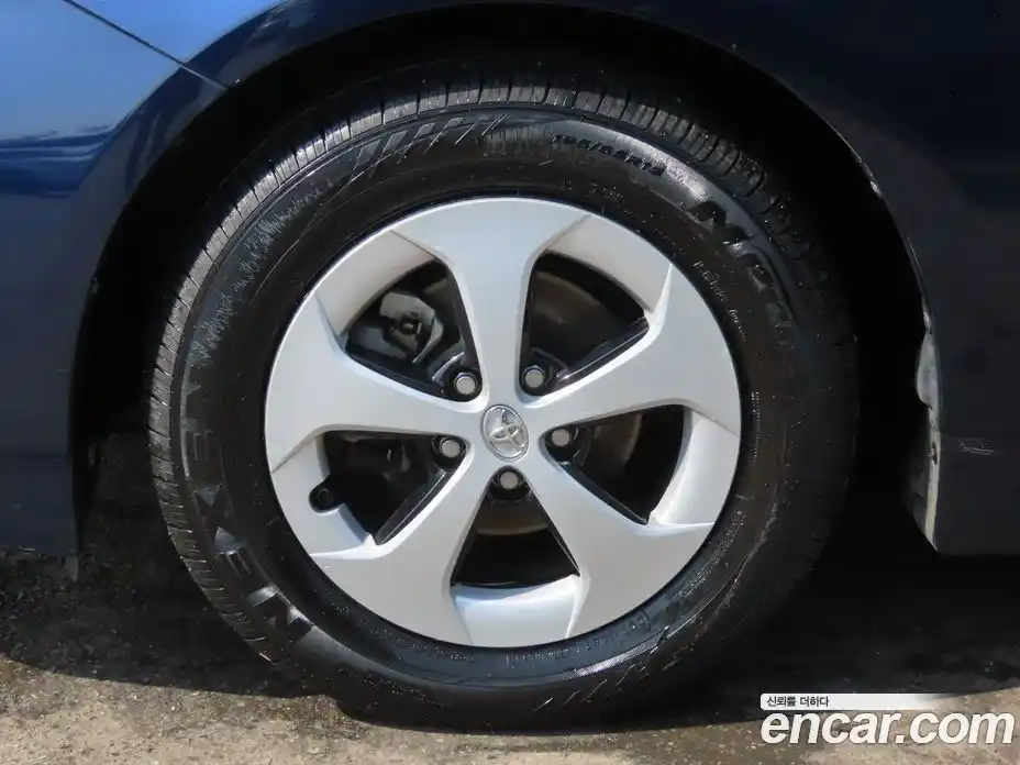 Toyota Prius 2015 1.8 Автомат в Москве № 525611, фото 18