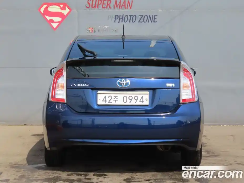 Toyota Prius 2015 1.8 Автомат в Москве № 525611, фото 3