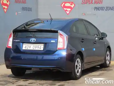 Toyota Prius 2015 1.8 Автомат в Москве № 525611, миниатюра 4