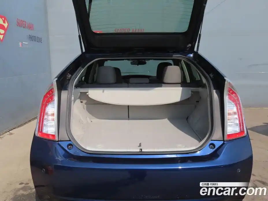 Toyota Prius 2015 1.8 Автомат в Москве № 525611, фото 5