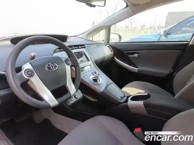 Toyota Prius 2015 1.8 Автомат в Москве № 525611, миниатюра 6