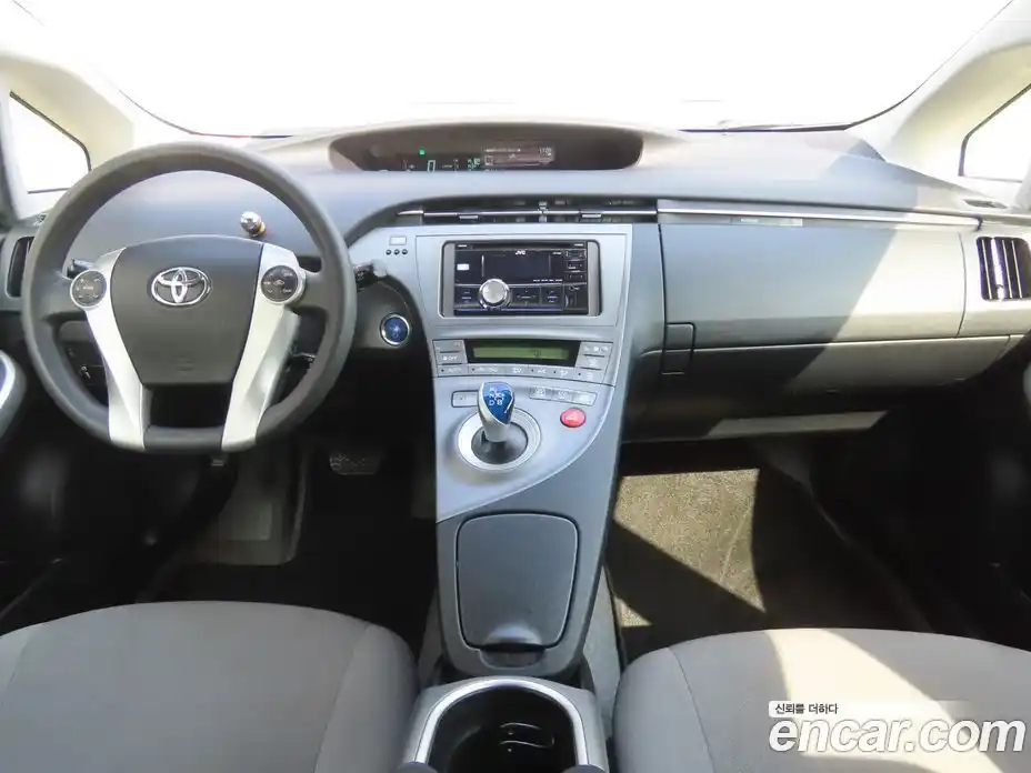 Toyota Prius 2015 1.8 Автомат в Москве № 525611, фото 7