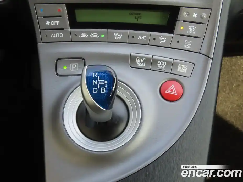 Toyota Prius 2015 1.8 Автомат в Москве № 525611, фото 10