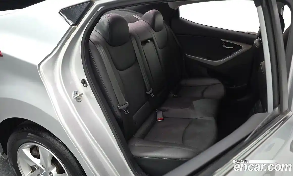 Hyundai Avante 2015 1.6 Автомат в Москве № 530008, фото 11