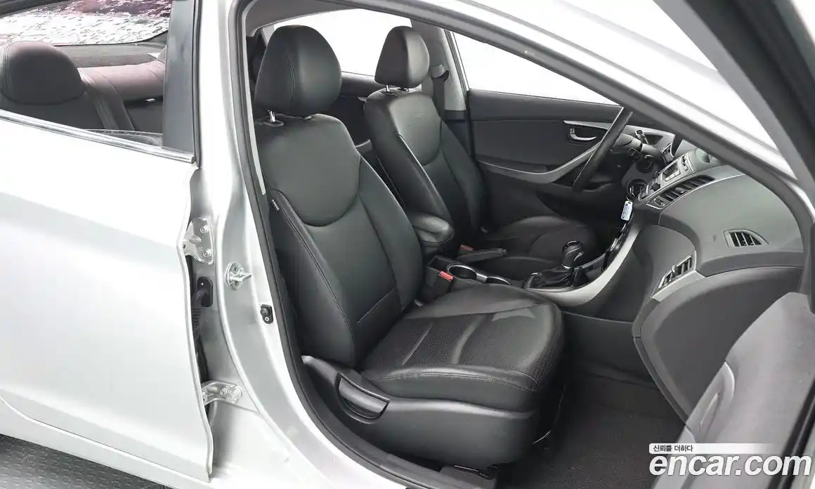 Hyundai Avante 2015 1.6 Автомат в Москве № 530008, фото 12