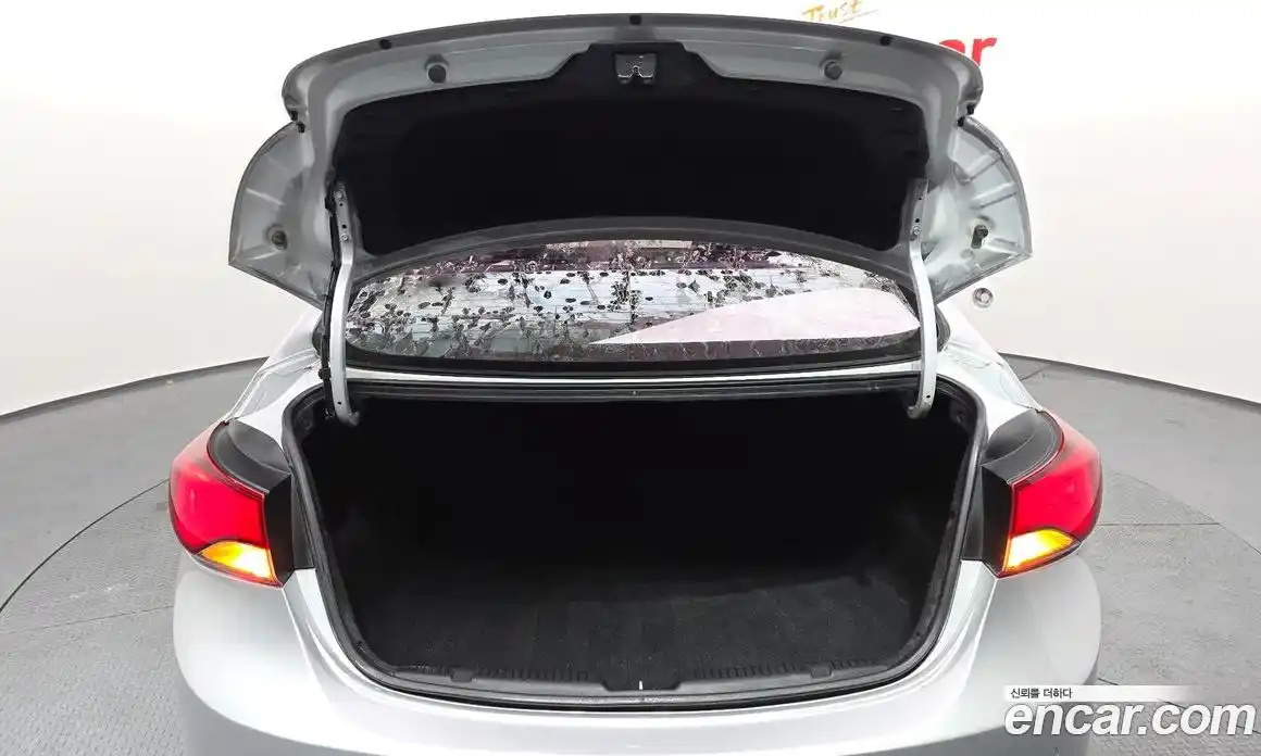 Hyundai Avante 2015 1.6 Автомат в Москве № 530008, фото 20