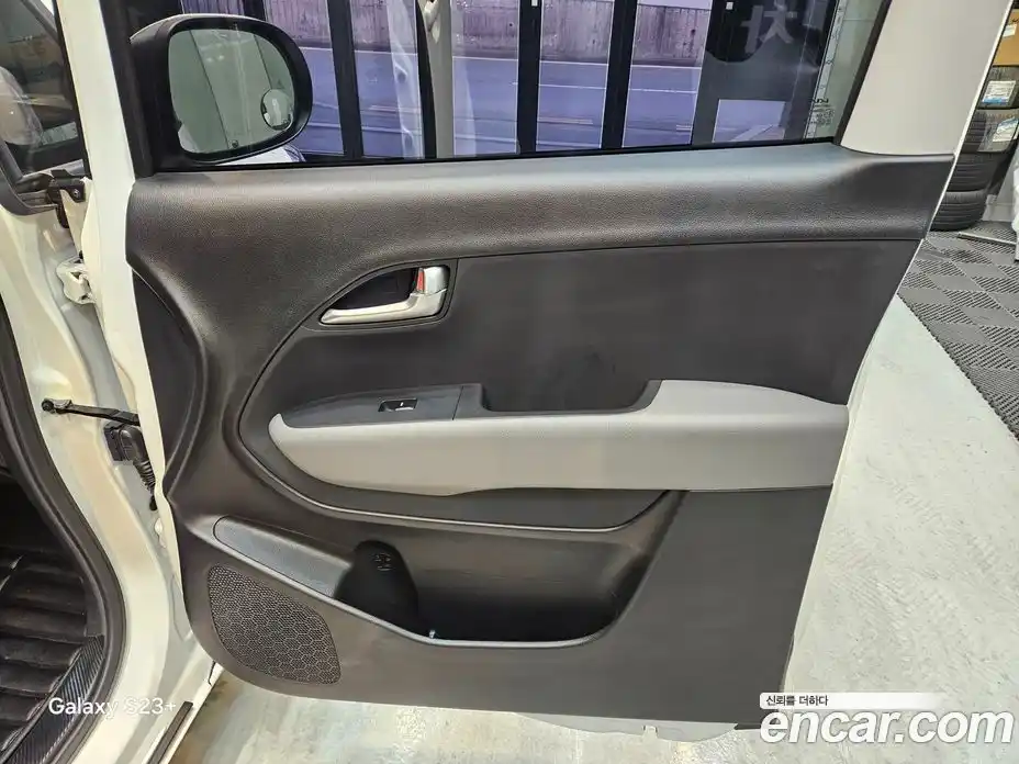 Kia Ray 2023 1.0 Автомат в Москве № 532075, фото 13