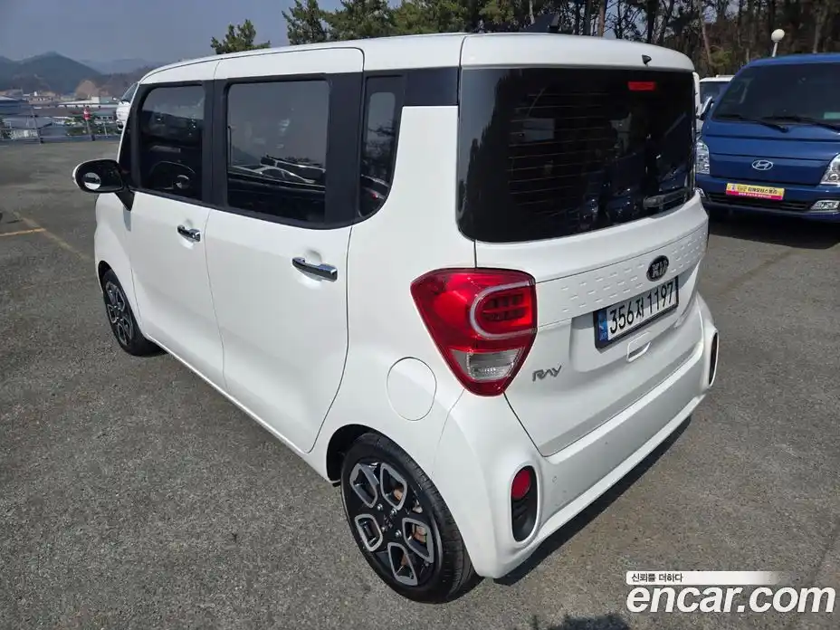 Kia Ray 2021 1.0 Автомат в Москве № 532622, фото 6