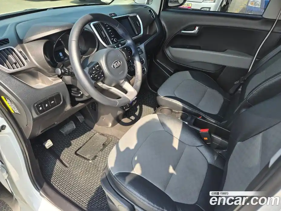 Kia Ray 2021 1.0 Автомат в Москве № 532622, фото 8