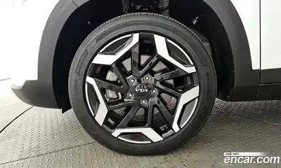 Kia Seltos 2024 1.6 Автомат в Москве № 532646, миниатюра 5