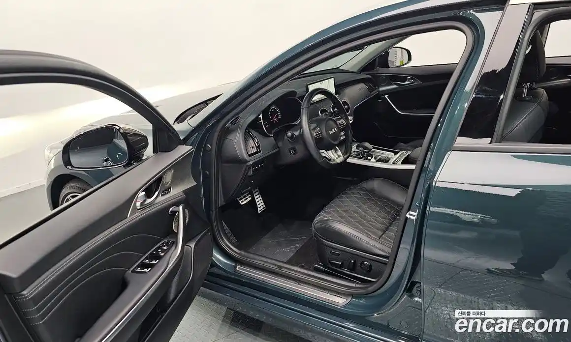 Kia Stinger 2023 2.5 Автомат в Москве № 532658, фото 11