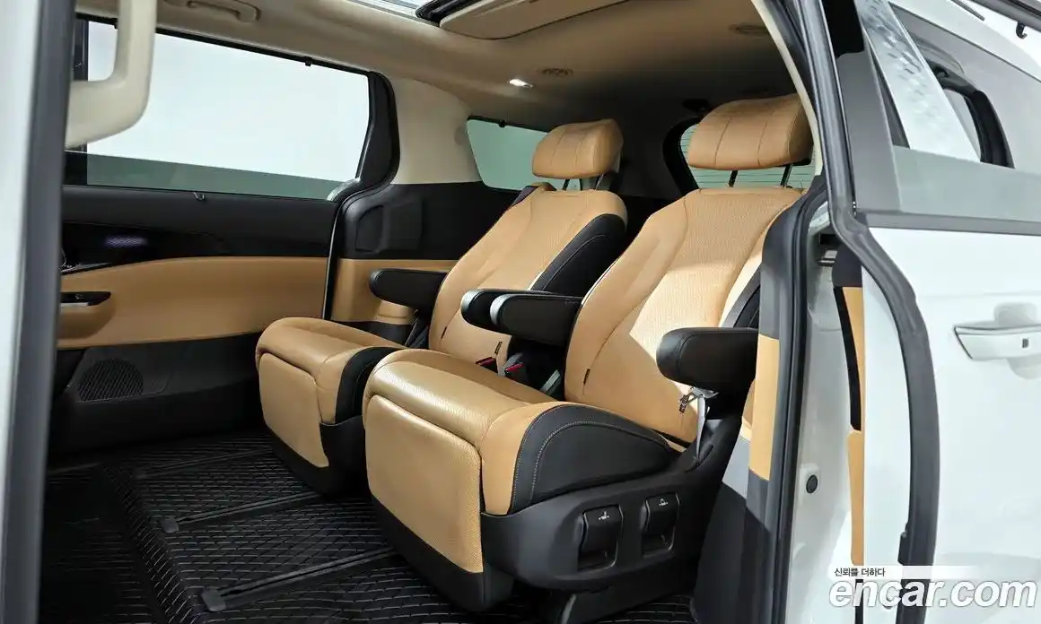 Kia Canival 2021 2.2 Автомат в Москве № 535141, фото 11