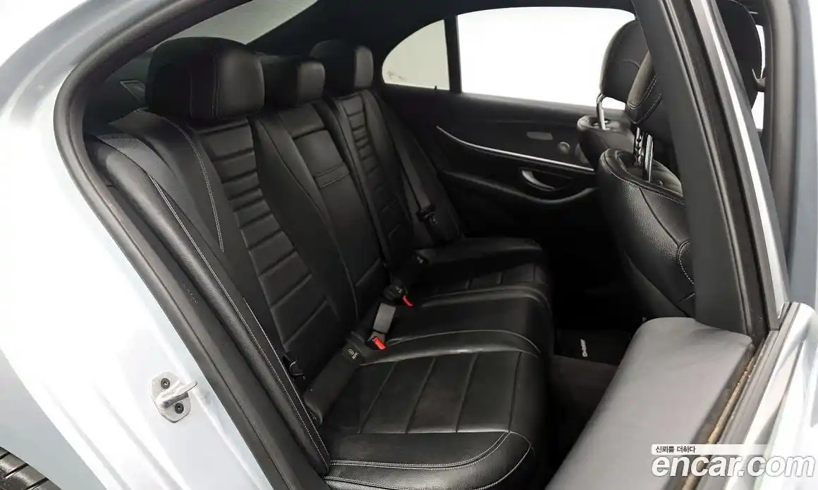 Mercedes-Benz E-Class 2022 2.0 Автомат в Москве № 542217, фото 12