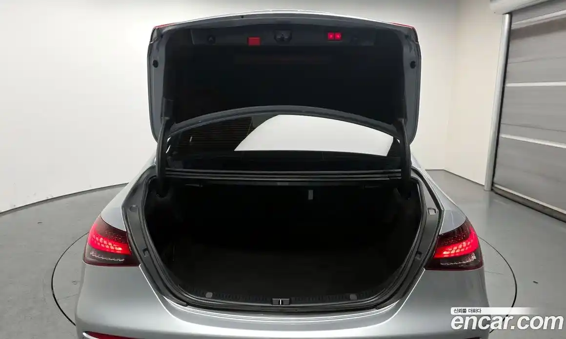 Mercedes-Benz E-Class 2022 2.0 Автомат в Москве № 542217, фото 20