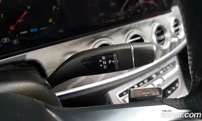 Mercedes-Benz E-Class 2022 2.0 Автомат в Москве № 542217, миниатюра 9