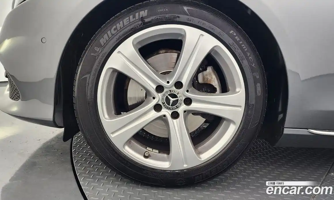 Mercedes-Benz E-Class 2018 2.0 Автомат в Москве № 542246, фото 5