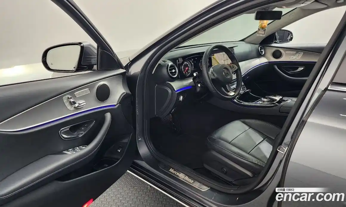 Mercedes-Benz E-Class 2018 2.0 Автомат в Москве № 542246, фото 10