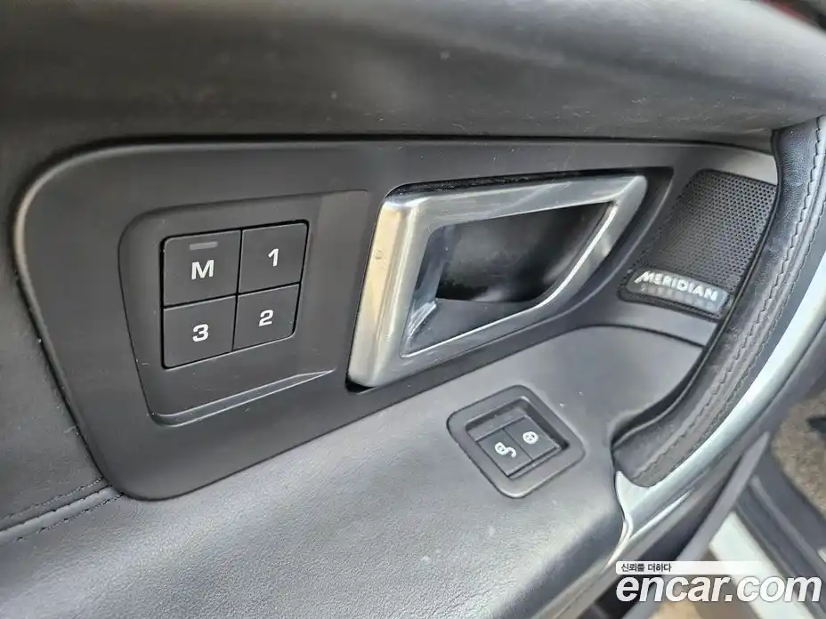 Land Rover Discovery Sport 2017 2.0 Автомат в Москве № 543897, фото 19