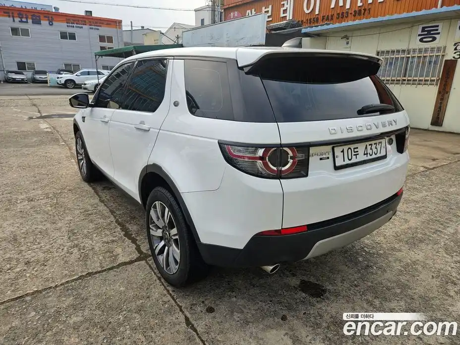 Land Rover Discovery Sport 2017 2.0 Автомат в Москве № 543897, фото 4