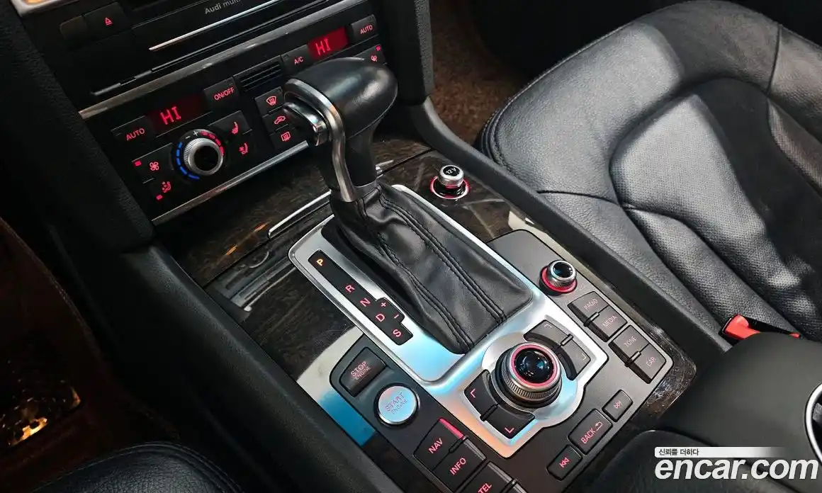 Audi Q7 2015 3.0 Автомат в Москве № 544707, фото 9