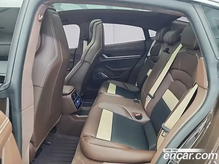 Porsche Taycan 2025 0.1 Автомат в Москве № 545420, фото 12