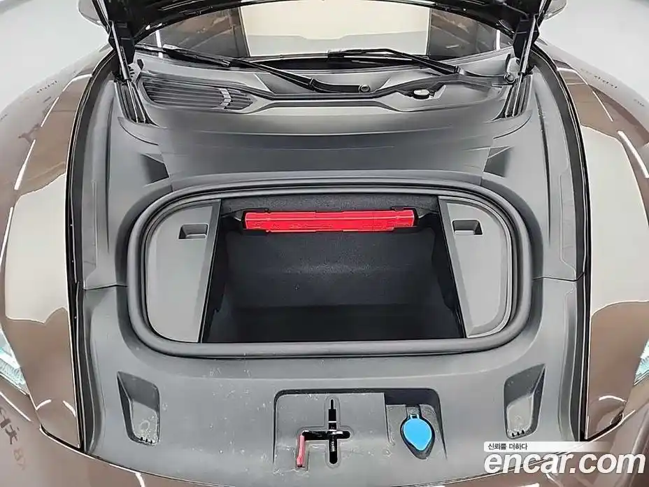 Porsche Taycan 2025 0.1 Автомат в Москве № 545420, фото 5