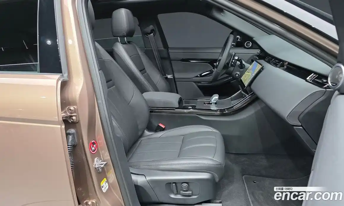 Land Rover Range-Rover Evoque 2024 2.0 Автомат в Москве № 546111, фото 11