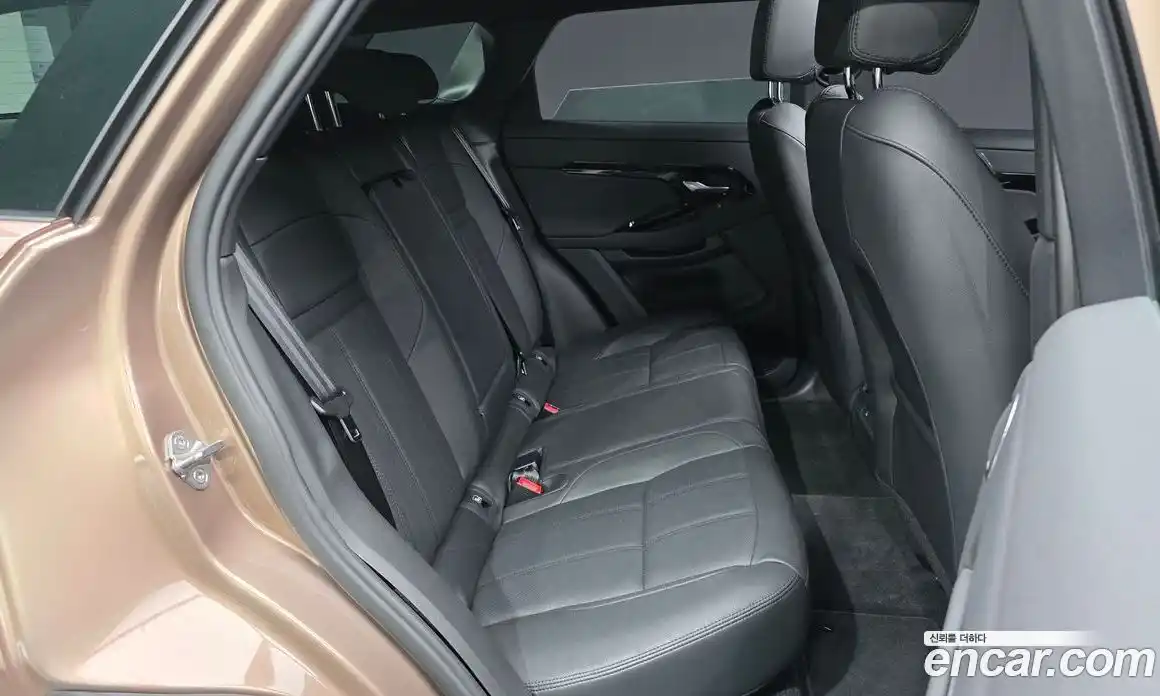 Land Rover Range-Rover Evoque 2024 2.0 Автомат в Москве № 546111, фото 12