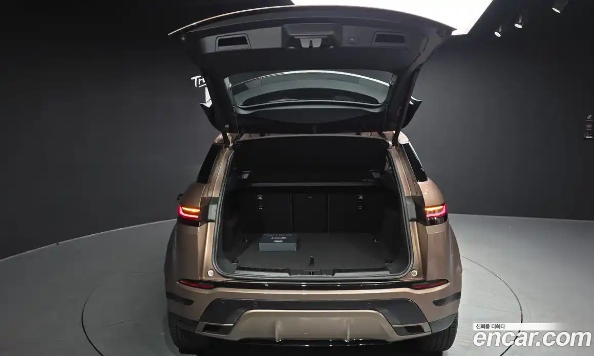 Land Rover Range-Rover Evoque 2024 2.0 Автомат в Москве № 546111, фото 20