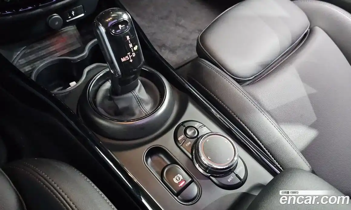 Mini Clubman 2019 2.0 Автомат в Москве № 546587, фото 9