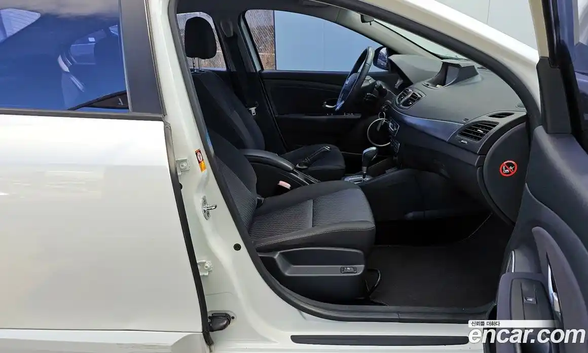 Renault SM3 2011 1.6 Автомат в Москве № 106620, фото 14