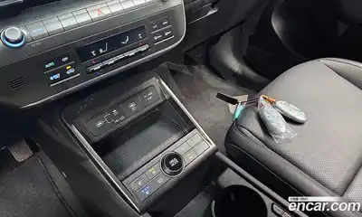 Hyundai Kona 2023 0.2 Автомат в Москве № 108479, миниатюра 3