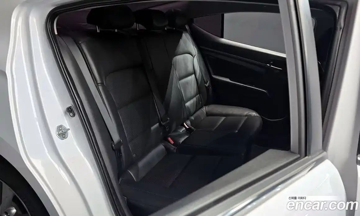 Hyundai Avante 2017 1.6 Автомат в Москве № 112713, фото 18