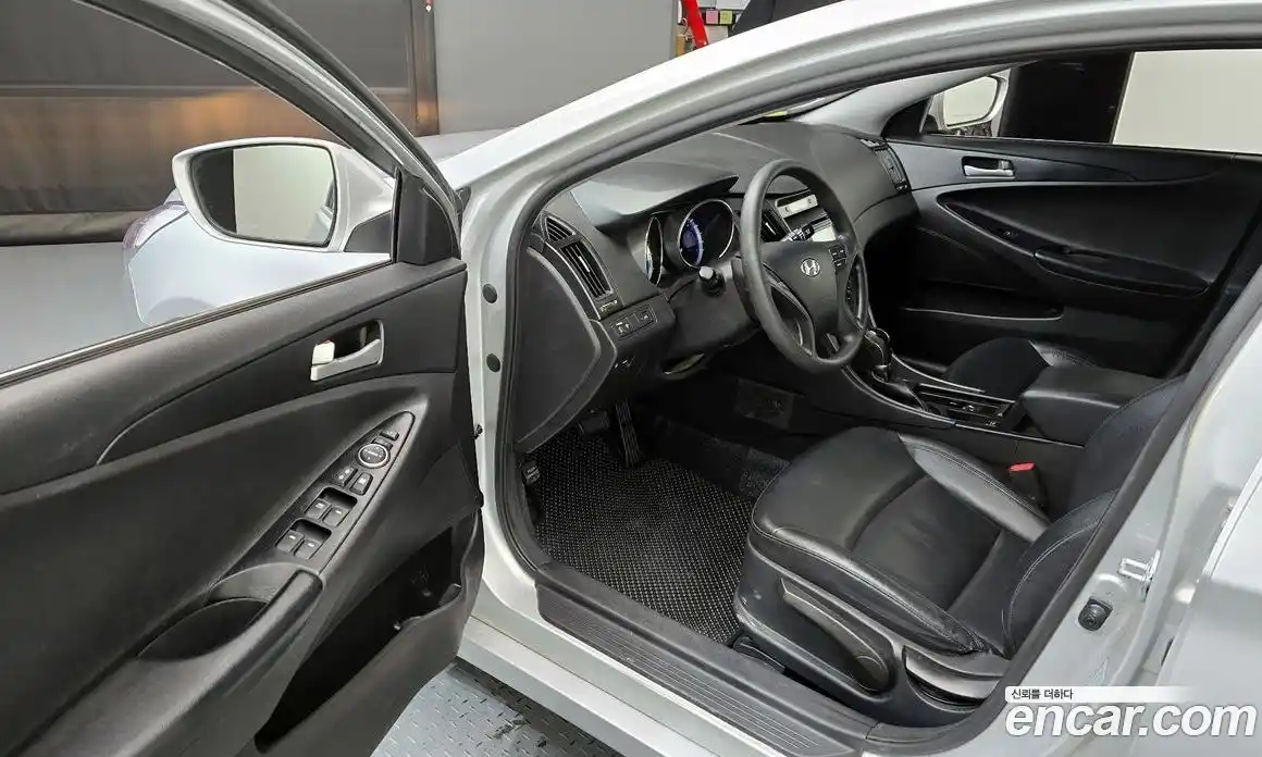 Hyundai Sonata 2014 2.0 Автомат в Москве № 117595, фото 10