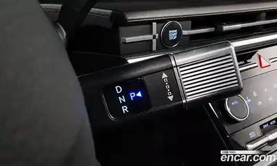 Hyundai Santa Fe 2024 2.5 Автомат в Москве № 124473, миниатюра 9